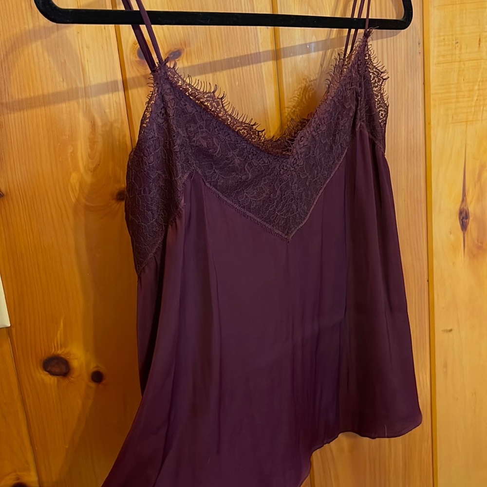 Maroon light weight tank